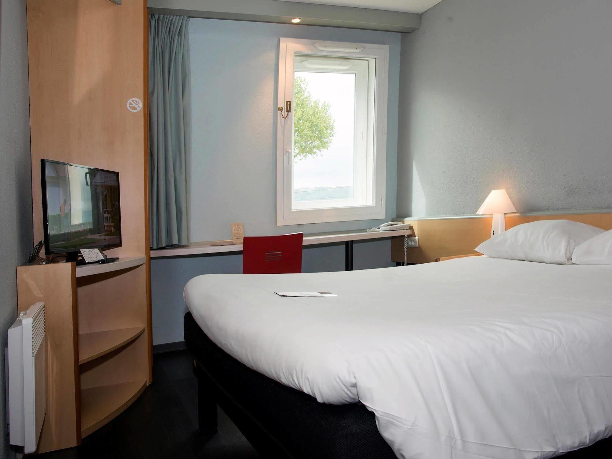 Ibis Saint Rambert D'Albon Saint-Rambert-dʼAlbon Exterior foto